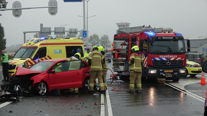 Automobilist bekneld bij ongeluk (Zwaagdijk-Oost) 4