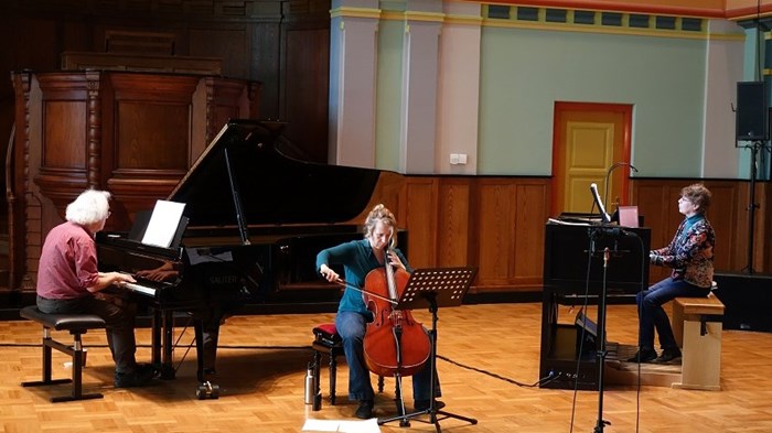 Gonny van der Maten, Frans van Luth en celliste Doris Hochscheid