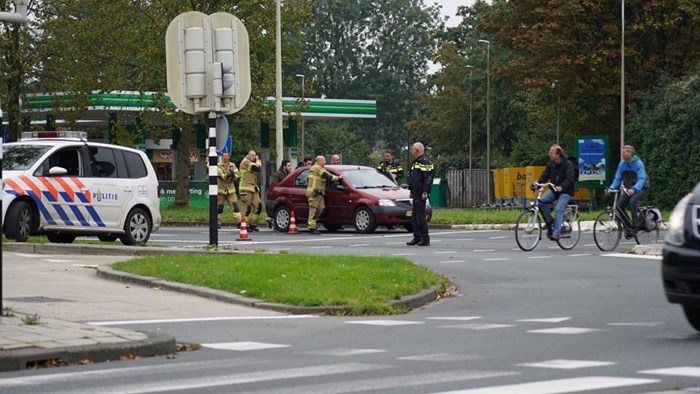 Auto bijna in brand in Hoorn Blokmergouw 1