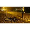Fietser aangereden in Zwaag, automobilist rijdt door