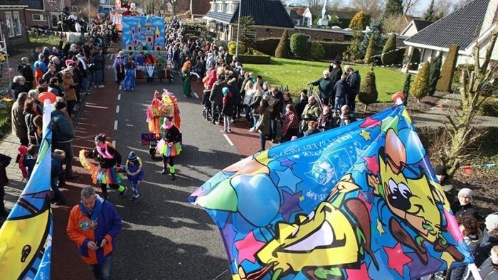 Carnavalsoptocht in Zwaag grootste in het noorden van ons land