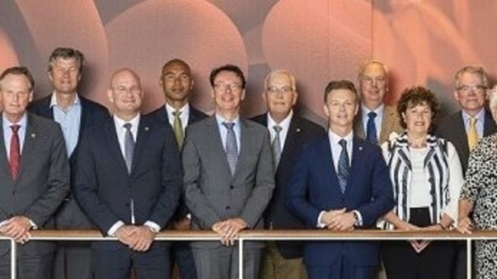 Algemeen bestuur met 17 burgemeesters