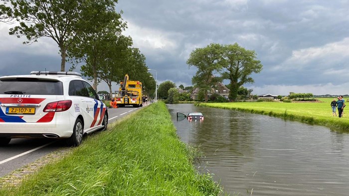 Auto in het water Berkhout3