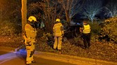 Auto tegen boom geknald op de IJsselweg3