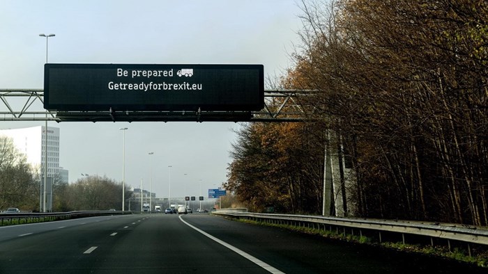 Brexitbord op snelweg