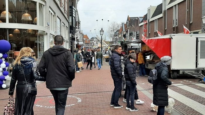 Markt in Hoorn zaterdag 1 mei B