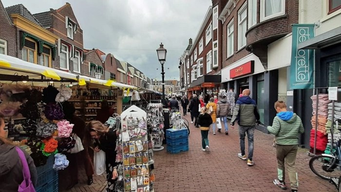 Markt in Hoorn zaterdag 1 mei C