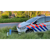 Politieauto onderweg naar spoedmelding in Zwaag botst en raakt van de weg