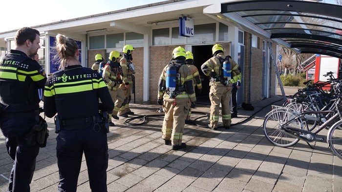 Brand in openbaar toilet in NS Station Bovenkarspel