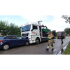 Frontale botsing van personenauto met vrachtwagen in Hem