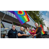 Kinderkledingbank Hoorn winnaar van regenboogwedstrijd