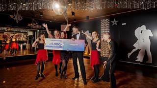 DSV Dance Impression verrast door VriendenLoterij met cheque van 5.000 euro