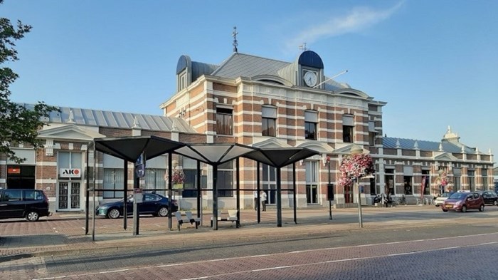 Stationsgebouw