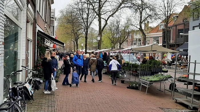 Markt in Hoorn zaterdag 1 mei F