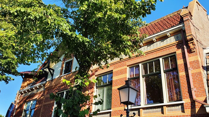 BouwkunstL2. Stadsarchitect van Reijendam ontwierp zijn eigen woonhuis met kantoor aan de Baanstraat in Hoorn