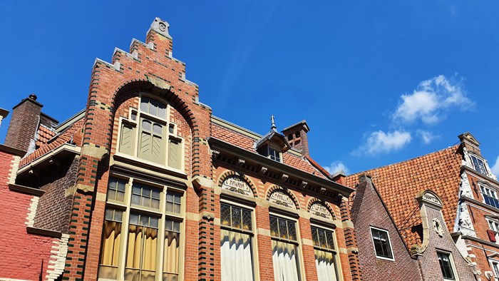 Afbeelding BouwkunstL1. Eclectische bouwstijl aan de Kerkstraat in Hoorn