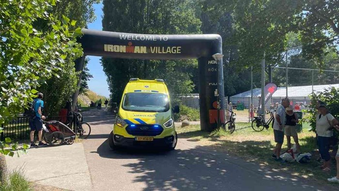 Ambulance bij IRONMAN Westfriesland
