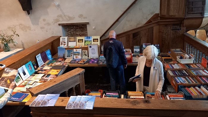 Boekenbeurs in de Oosterkerk